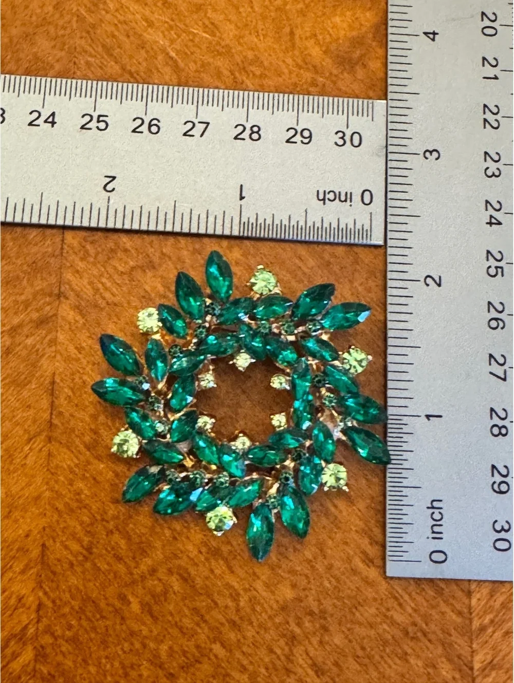 Vintage Style Green Leaf Wreath Brooch Pin 519